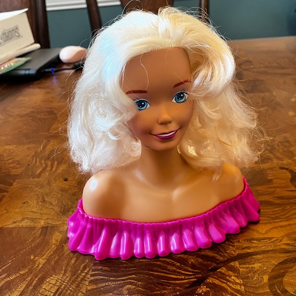 Make Me Pretty Barbie Styling Head Vintage 1988- 90s - Picture 3 of 10